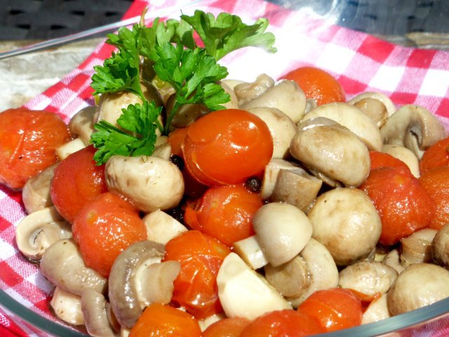 Маринованные черри с шампиньонами. 13482.jpeg Маринованные черри с шампиньонами. 13482.jpeg