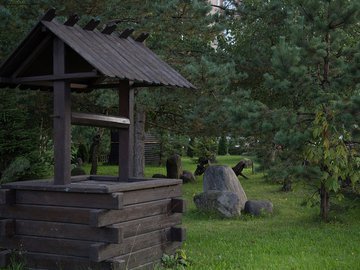 Колодец или скважина? Все зависит от уровня грунтовых вод